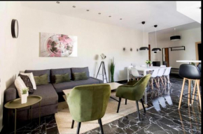 4 bedroom penthouse in center of Athens